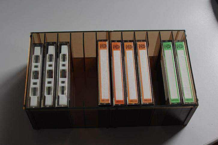Audio cassettes, Cd's en Dvd's, Cassettebandjes, Gebruikt, Voorbespeeld, Nederlandstalig, 2 t/m 25 bandjes, Met bewaardoos, rek of koffer