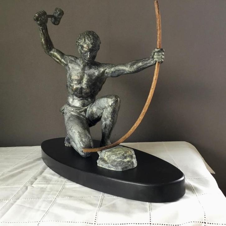 Art deco sculptuur De smid gesigneerd G. Hervor 1920, Antiek en Kunst, Antiek | Keramiek en Aardewerk, Ophalen of Verzenden