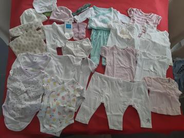 Pakket babykledij meisje maat 50 beschikbaar voor biedingen