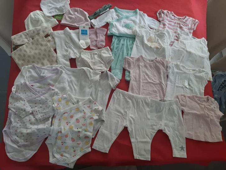 Pakket babykledij meisje maat 50, Kinderen en Baby's, Babykleding | Baby-kledingpakketten, Zo goed als nieuw, Maat 50, Ophalen of Verzenden
