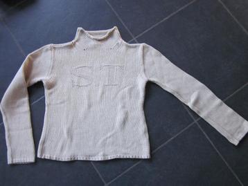 beige trui van het merk S.T.