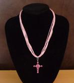 Roze samengestelde ketting met fuchsia kruis hanger strass, Rose, Avec strass, Enlèvement ou Envoi