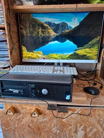 Desktop  beschikbaar voor biedingen