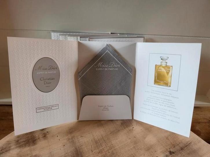 💜💜christian dior zakdoeken geurdoekjes💙💙🧡🧡💛 zeldzame, Handtassen en Accessoires, Uiterlijk | Parfum, Nieuw, Ophalen of Verzenden