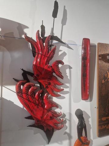 Keramische wanddecoratie op ijzeren achtergrond ,110cm groot beschikbaar voor biedingen
