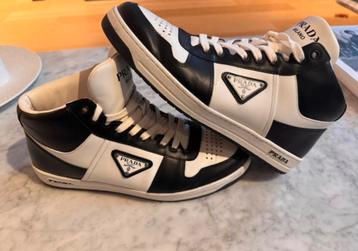Prada sneakers black & white size 41 (6,5) beschikbaar voor biedingen