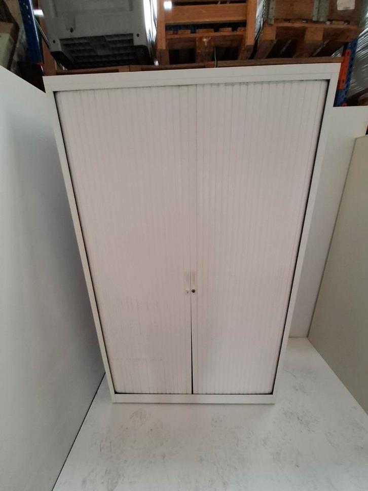 Metalen kledingkast met schuifluik., Huis en Inrichting, Kasten | Roldeurkasten en Archiefkasten, Gebruikt, 150 tot 200 cm, 100 tot 150 cm