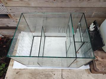 Sump aquarium (55 x 40 x 40 cm) beschikbaar voor biedingen