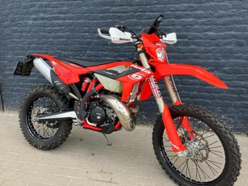 beta 300 RR enduro 2takt 2022 in goede staat  beschikbaar voor biedingen
