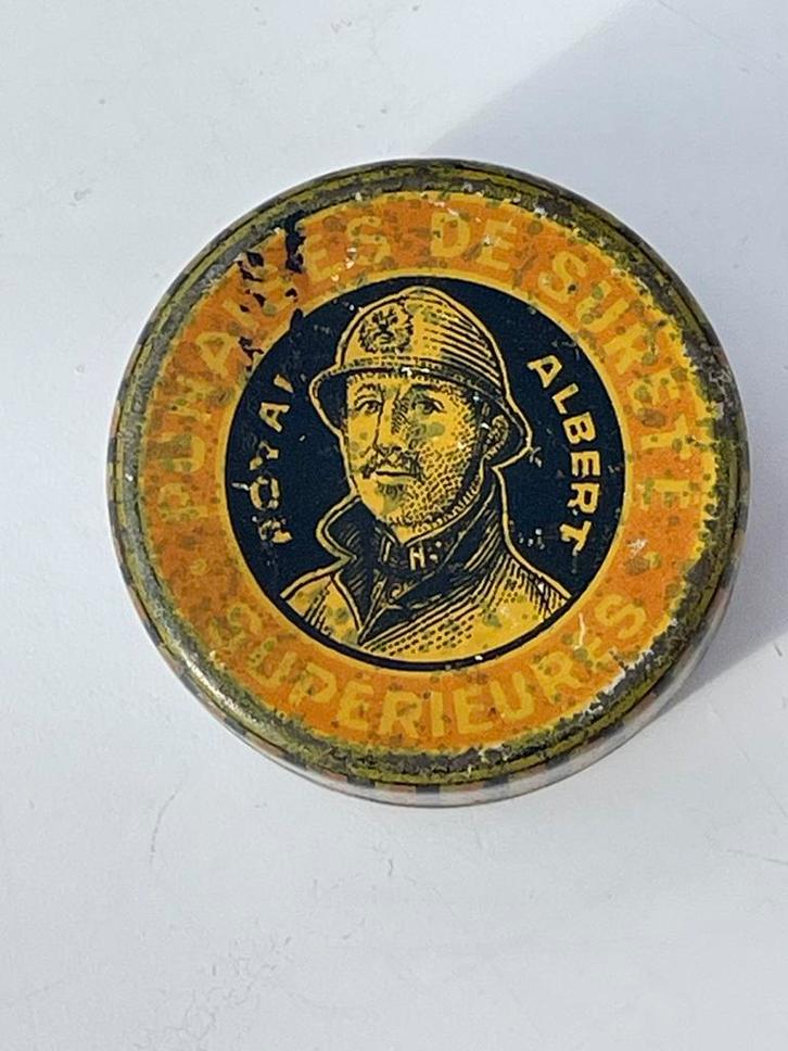 Oud blikken doosje koning Albert duimspijkers tricolore, Verzamelen, Blikken, Gebruikt, Ophalen of Verzenden