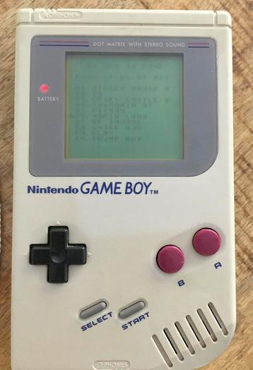 Game boy met 6 spelletjes beschikbaar voor biedingen