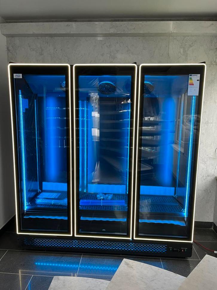 Vitrine réfrigérée 3 portes, Zakelijke goederen, Horeca | Keukenapparatuur, Ophalen of Verzenden