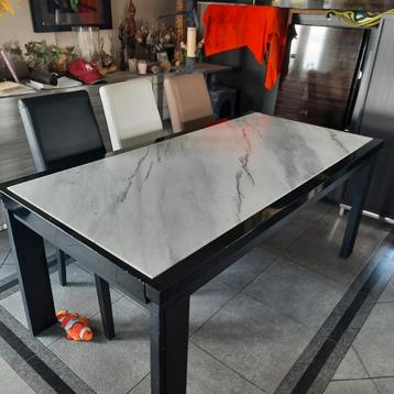 Table salle à manger en marbre, Enlèvement