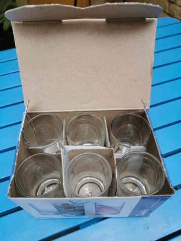 Amuse glaasjes hapjes beschikbaar voor biedingen