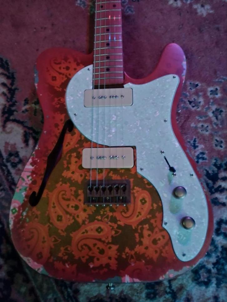 Telecaster thinline paisley izgs nitro lak, Musique & Instruments, Instruments à corde | Guitares | Électriques, Enlèvement ou Envoi