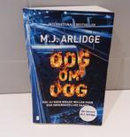 Thriller M.J. Arlidge.   Oog om oog, Boeken, Ophalen of Verzenden, Gelezen, M.J. Arlidge, Europa overig