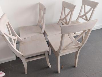 Gratis 5 stoelen beschikbaar voor biedingen