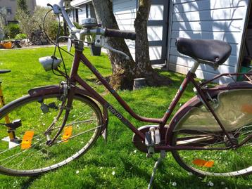 Damesfiets, Fietsen en Brommers, Ophalen, Zo goed als nieuw