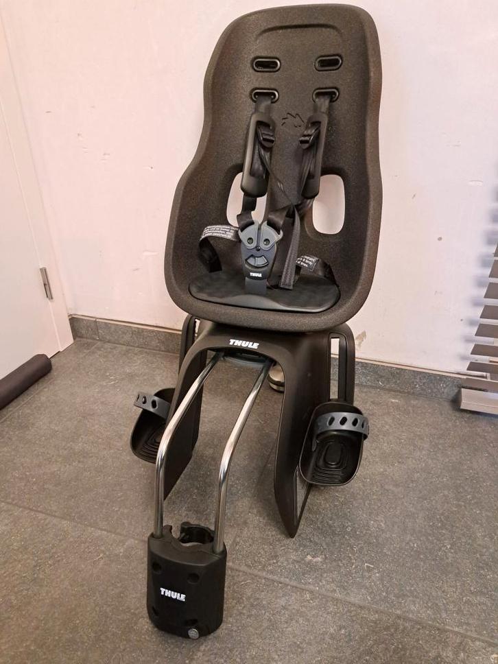 Thule kinderfietsstoel, Fietsen en Brommers, Fietsaccessoires | Fietsstoeltjes, Zo goed als nieuw, Achterzitje, 15 t/m 25 kg, Voetsteuntjes