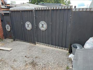 Barrière style “Louis Vuitton” – 2m x 4m, Enlèvement