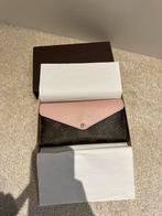 Louis Vuitton Marie Lou Wallet, Handtassen en Accessoires, Portemonnees, Ophalen of Verzenden, Zo goed als nieuw, Roze, Overige merken