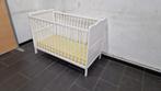 IKEA babybed witte kleur 60cmx120cm met schoon matras, Ophalen of Verzenden, Zo goed als nieuw, Matras