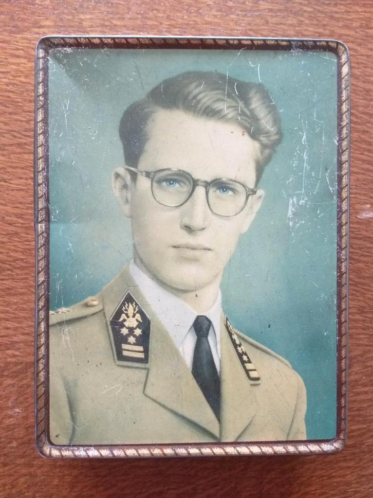 Boîte en fer blanc vintage - Royalty - Boudewijn, Collections, Maisons royales & Noblesse, Utilisé, Autres types, Enlèvement ou Envoi