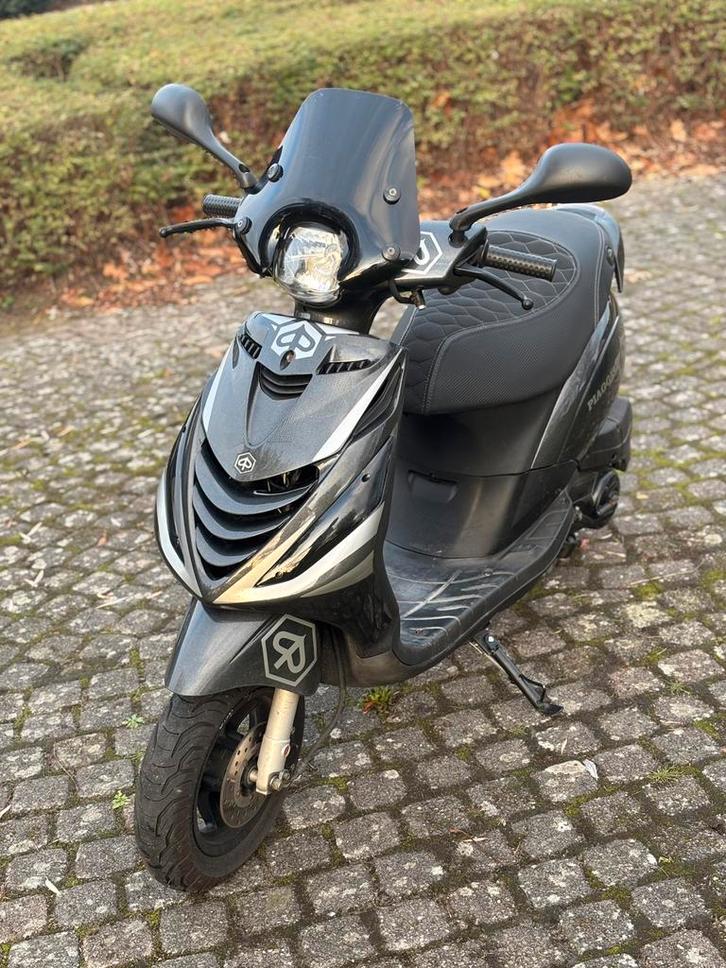 Zip 50cc a klasse, Fietsen en Brommers, Scooters | Piaggio, Zo goed als nieuw, Fly, Ophalen