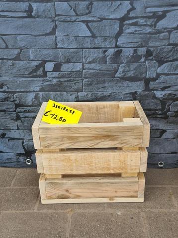 Houten Krat – Compact & Stevig beschikbaar voor biedingen