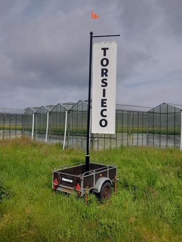 reclame mast paal voor banner beschikbaar voor biedingen