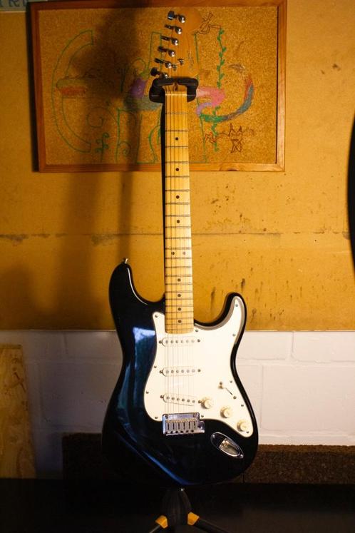 Fender Stratocaster American Standard, Musique & Instruments, Instruments à corde | Guitares | Électriques, Utilisé, Solid body