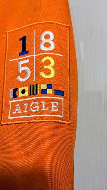 Aigle regenjas maat M, gevoerd, capouchon in de kraag, staat beschikbaar voor biedingen