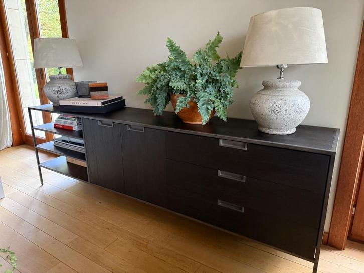 Dressoir, Huis en Inrichting, Kasten | Dressoirs, Zo goed als nieuw, 200 cm of meer, 25 tot 50 cm, Met lade(s), Met deur(en), Met plank(en)