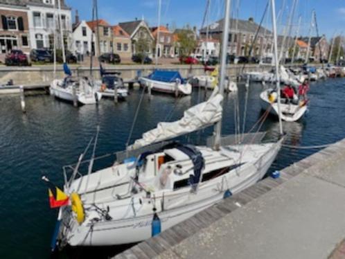 Beneteau first 26, Watersport en Boten, Kajuitzeilboten en Zeiljachten, Gebruikt, Tourjacht of Cruiser, Polyester, 6 tot 9 meter