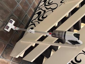 E-VAC draadloze steelstofzuiger – licht, stil en handig! beschikbaar voor biedingen