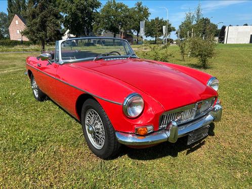 MGB 1.8L in goede staat, Autos, MG, Entreprise, Achat, B, Essence, Cabriolet, 2 portes, Boîte manuelle, Rouge, Noir, Cuir, Propulsion arrière