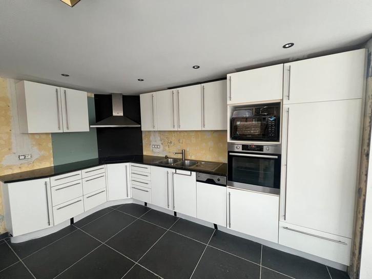 Degelijke gebruikte keuken, Huis en Inrichting, Keuken | Complete keukens, Gebruikt, Hoekkeuken, Wit, Graniet of Steen, Ophalen