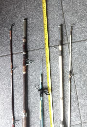 Oude vismolens, zeemolens, enkele werphengels, zeehengels beschikbaar voor biedingen