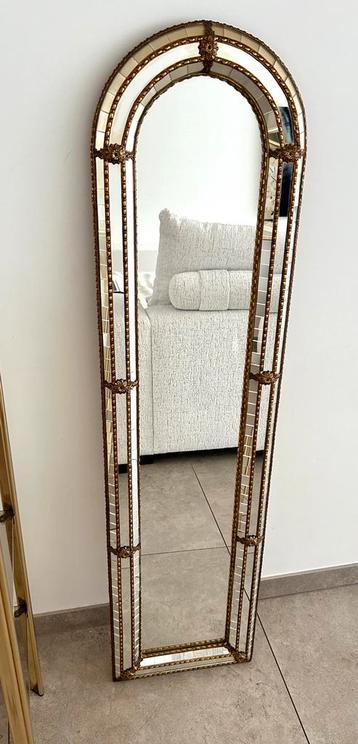 Prachtige spiegel in Hollywood regency stijl beschikbaar voor biedingen