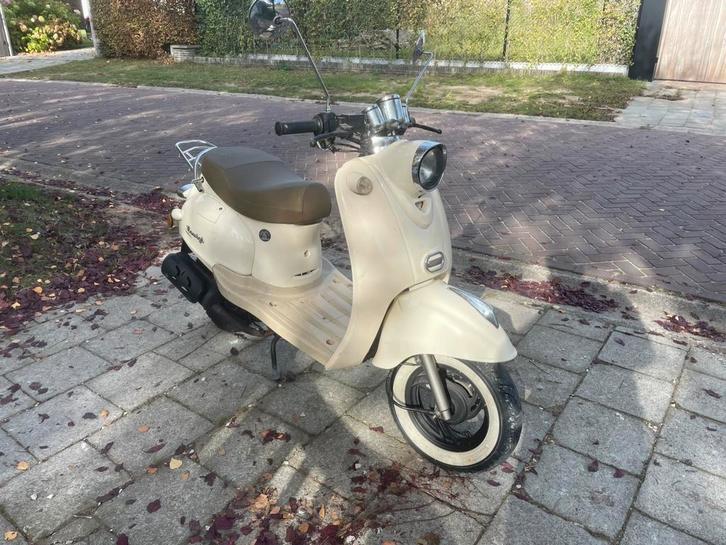 Scooter lowigi 50cc A klasse, Fietsen en Brommers, Brommers | Vespa, Ophalen