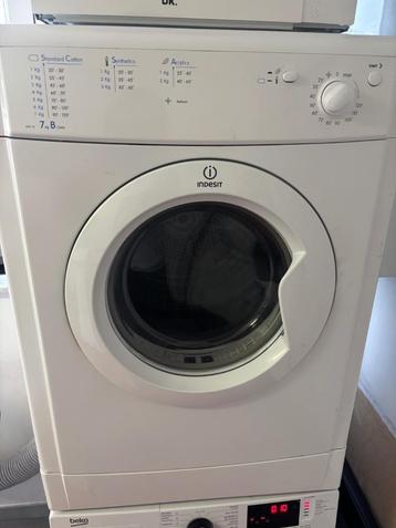 Droogkast Indesit 7kg met afvoer  beschikbaar voor biedingen