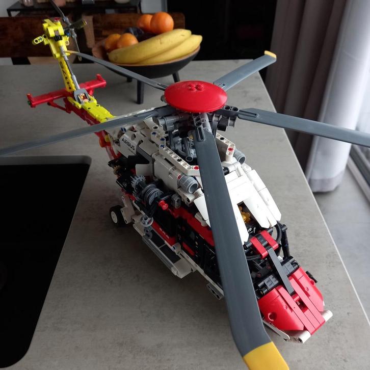 Lego 42145 airbus H175 helicopter, Enfants & Bébés, Jouets | Duplo & Lego, Lego, Enlèvement ou Envoi