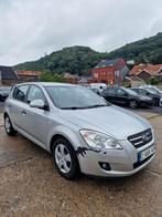 Kia Ceed 1.4i EX // Marchand, Autos, Argent ou Gris, Achat, Entreprise, Boîte manuelle