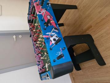Opklapbare voetbaltafel in prima staat beschikbaar voor biedingen