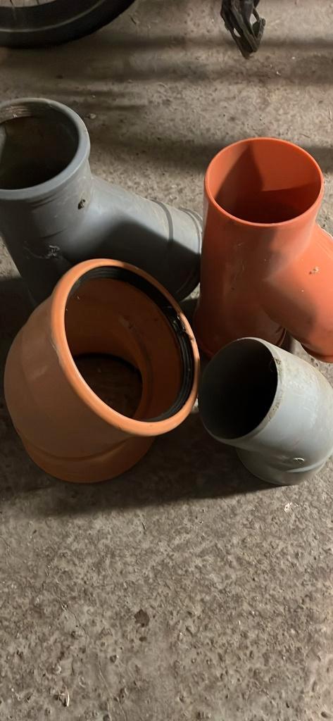 bouwmaterialen, Doe-het-zelf en Bouw, Buizen en Afvoer, Nieuw, Bochten, PVC, Minder dan 2 meter, 80 mm of meer, Ophalen of Verzenden