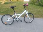 B'TWIN Kinderfiets 20 inch – Voor 6-9 jaar – Wit met fuchsia, Ophalen, B-Twin, Zo goed als nieuw, Handrem