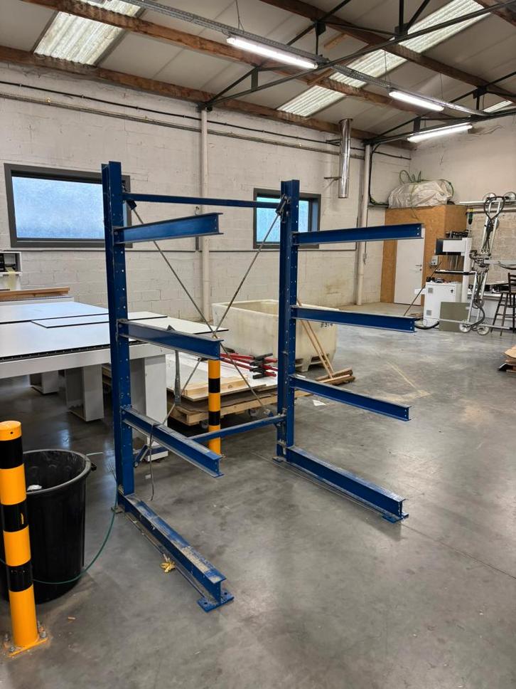 Draagarmstelling / 2 jaar oud / 2 Staanders, Zakelijke goederen, Kantoor en Winkelinrichting | Magazijn, Stelling en Opslag, Ophalen