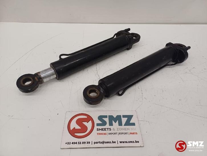 Occ set cabinekantelcilinders Renault, Auto-onderdelen, Vrachtwagen-onderdelen, Renault, Ophanging en Onderstel, Gebruikt