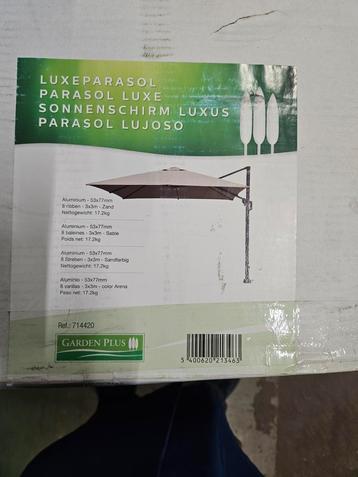 Luxe parasols 3x3 meter  Nieuwe voor 150 euro 