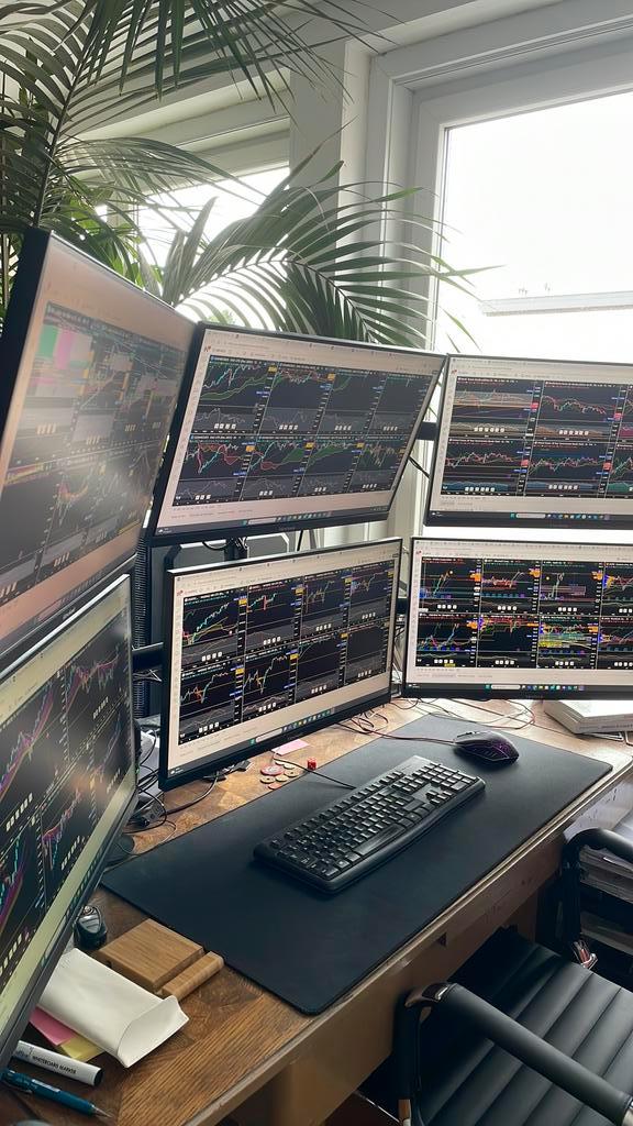 PC pour trading + 6 écrans avec support, Computers en Software, Pc- en Netwerkkabels, Zo goed als nieuw, Ophalen